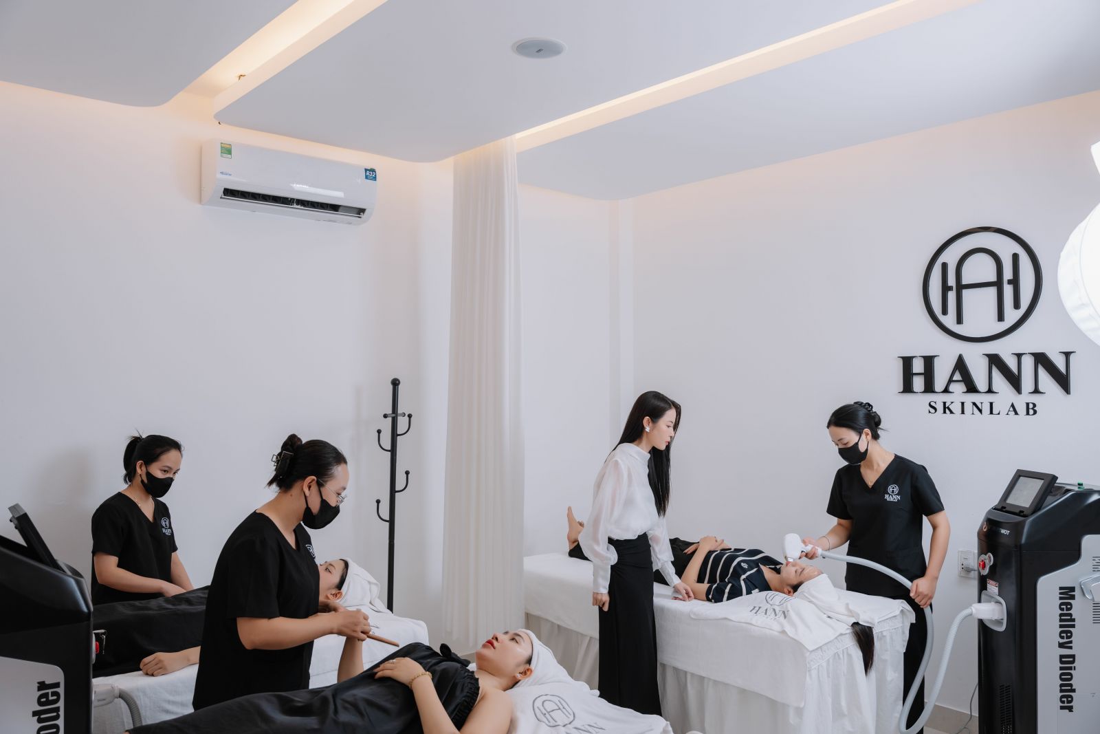 Chuyển giao lắp đặt máy triệt lông Diode Laser Medley độc quyền tại Phú Thọ cho Hann Skinlab